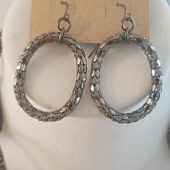 PEWTER Hoop Necklace and Earring Set - Picture 4 of 4